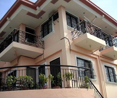 Royal Taal Inn Tagaytay City Eksteriør bilde
