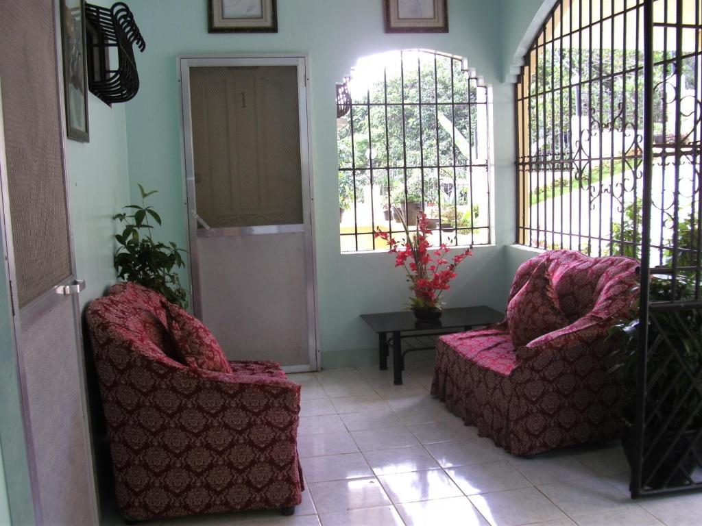 Royal Taal Inn Tagaytay City Eksteriør bilde