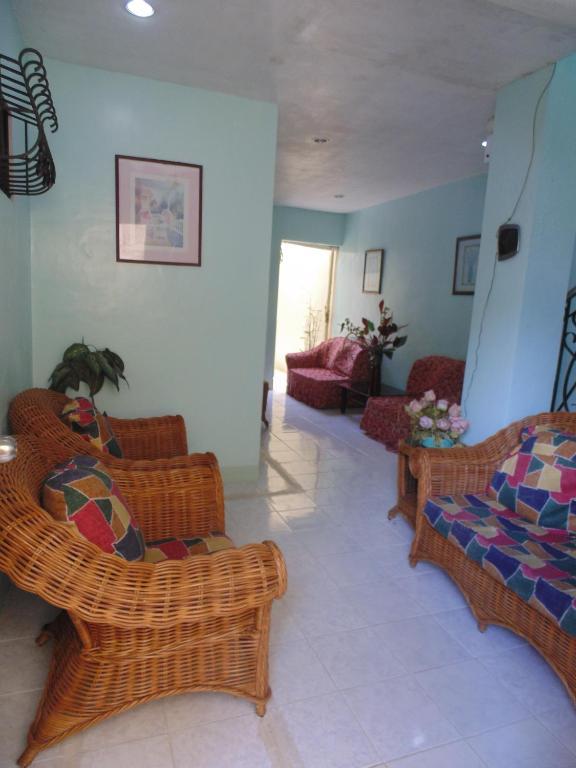 Royal Taal Inn Tagaytay City Eksteriør bilde