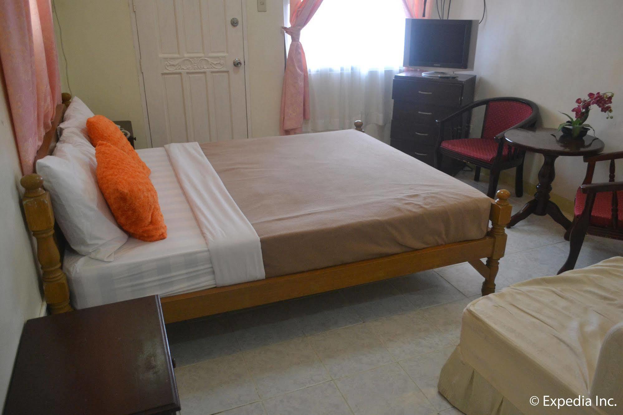 Royal Taal Inn Tagaytay City Eksteriør bilde