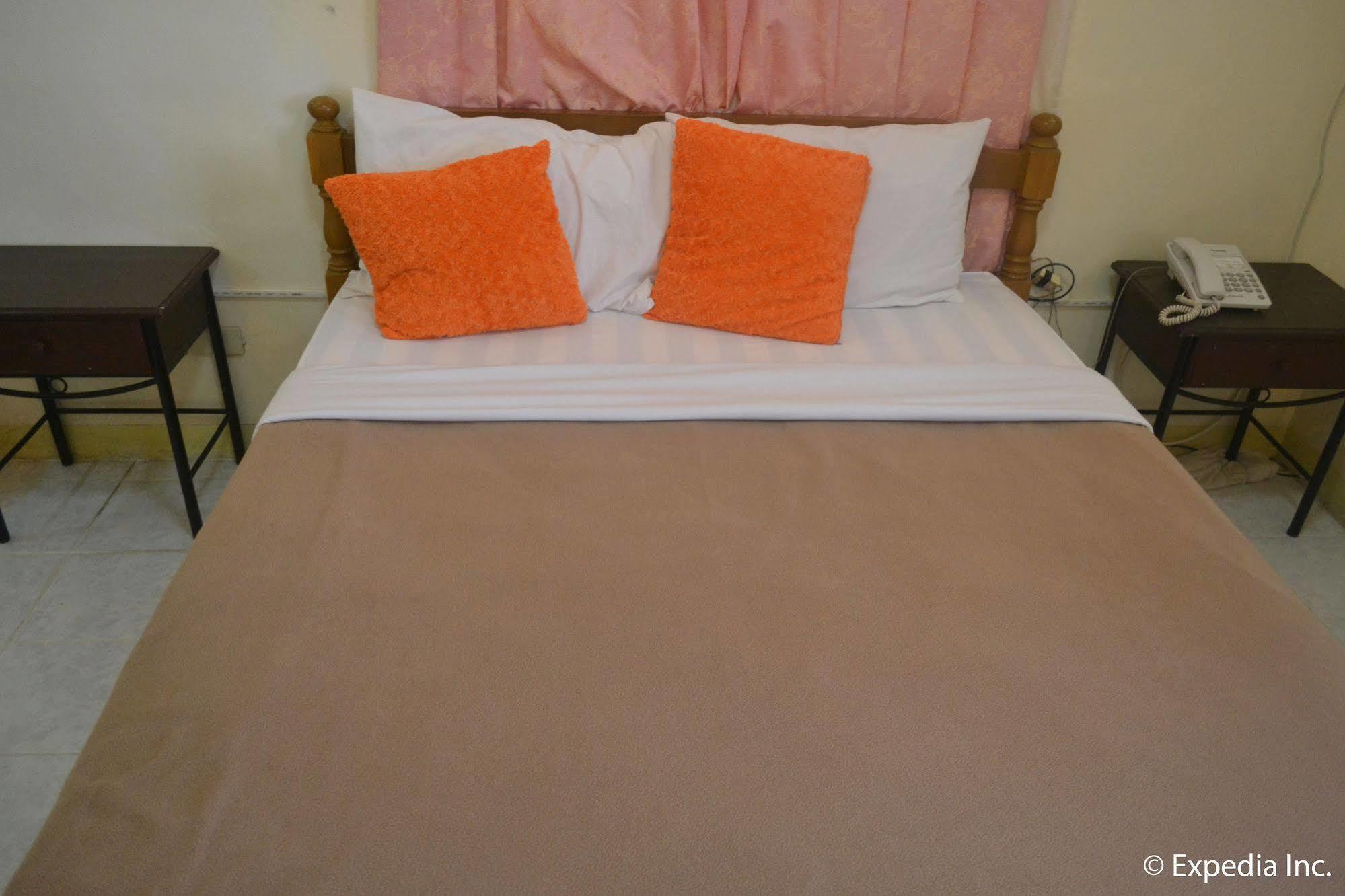 Royal Taal Inn Tagaytay City Eksteriør bilde
