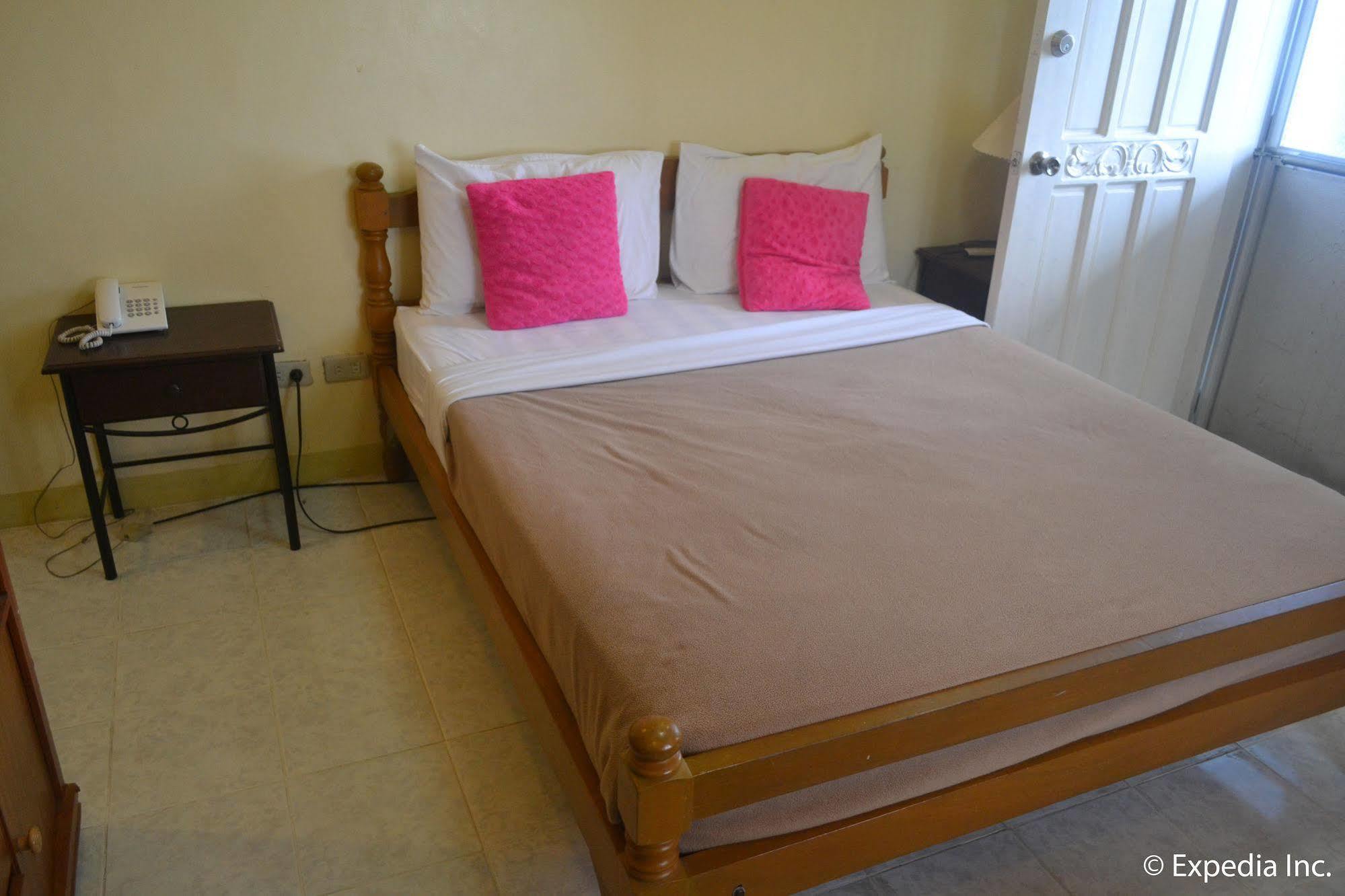 Royal Taal Inn Tagaytay City Eksteriør bilde