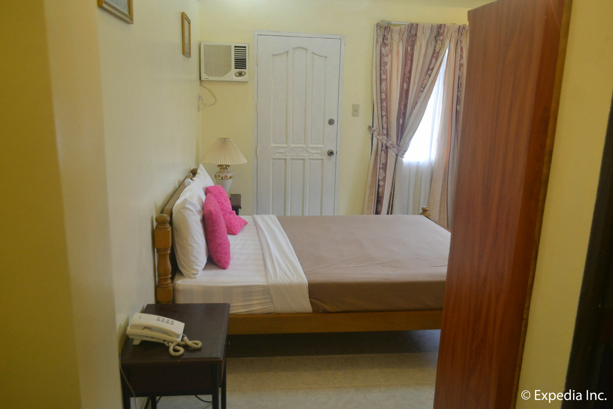 Royal Taal Inn Tagaytay City Eksteriør bilde